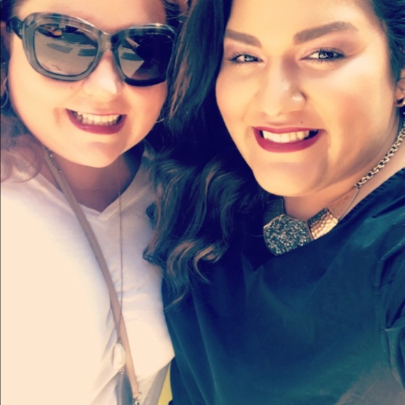 Meet your Posher, Heather - Picture 3 of 5